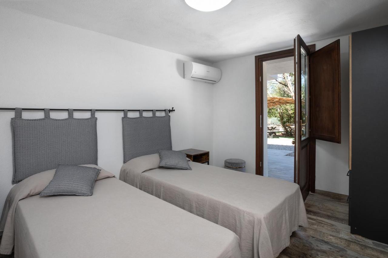 Bed and Breakfast Il Mirto à Baja Sardinia Extérieur photo