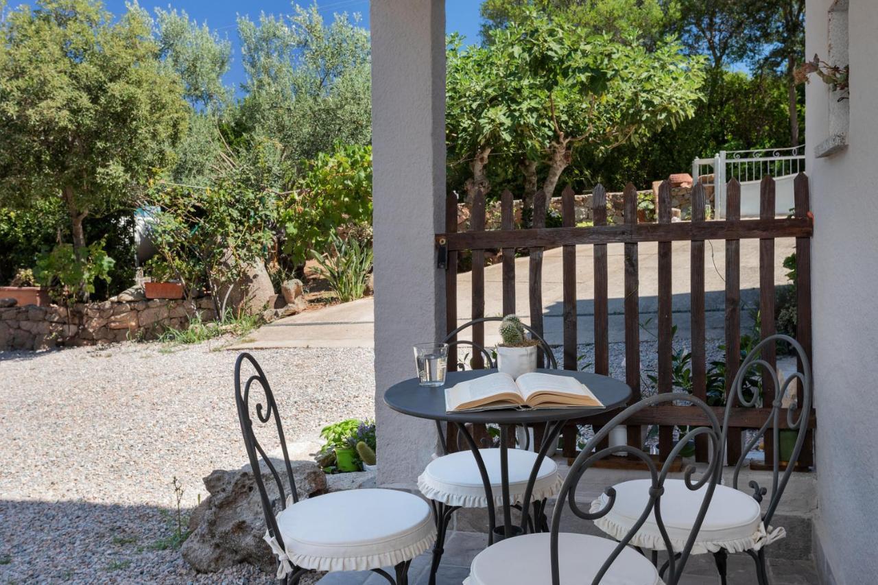 Bed and Breakfast Il Mirto à Baja Sardinia Extérieur photo